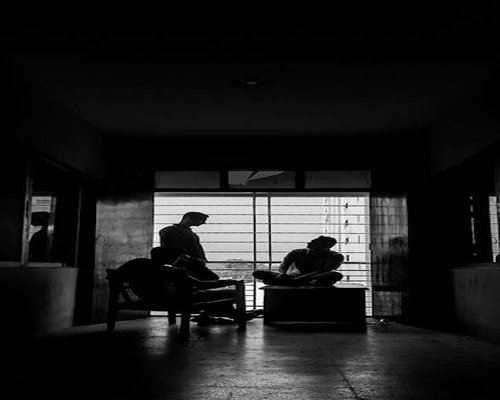 कार्यालय की दिनचर्या और बैठना